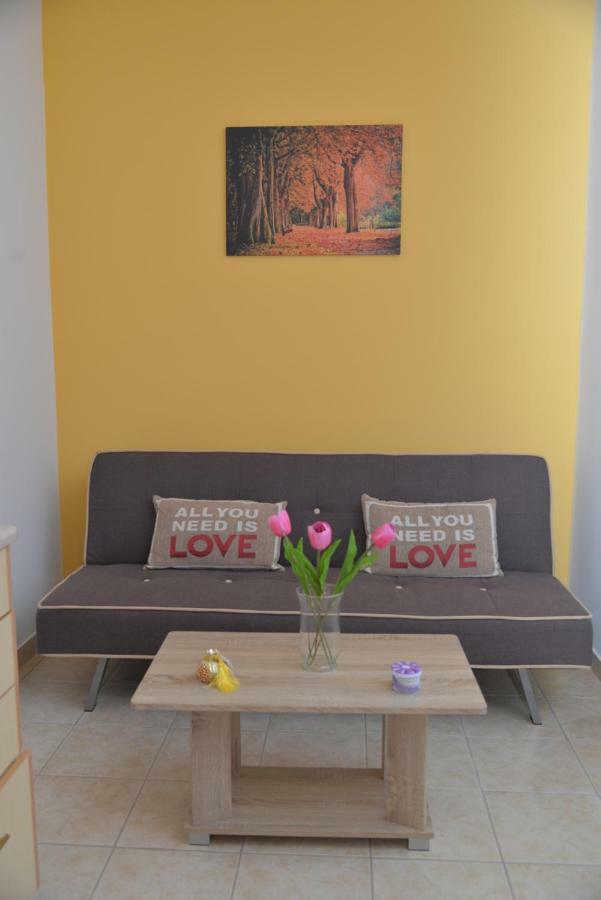 Ferienwohnung River House Fully Renovated & Equipped 10' From Dt Potamós Exterior foto
