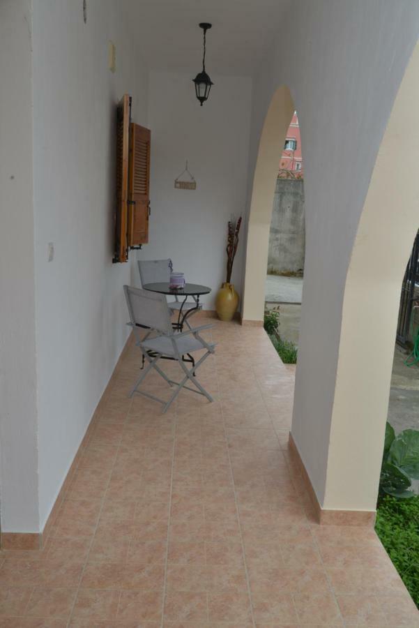 Ferienwohnung River House Fully Renovated & Equipped 10' From Dt Potamós Exterior foto