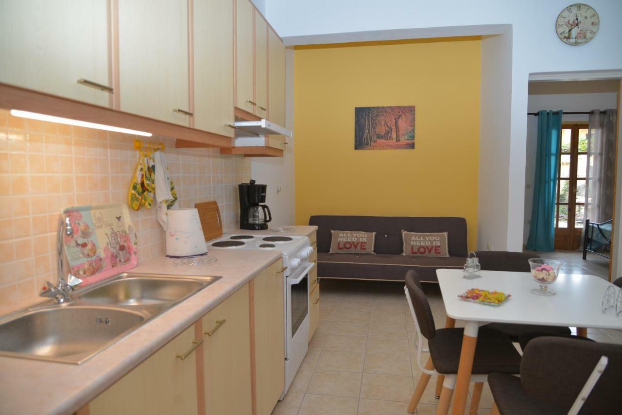 Ferienwohnung River House Fully Renovated & Equipped 10' From Dt Potamós Exterior foto